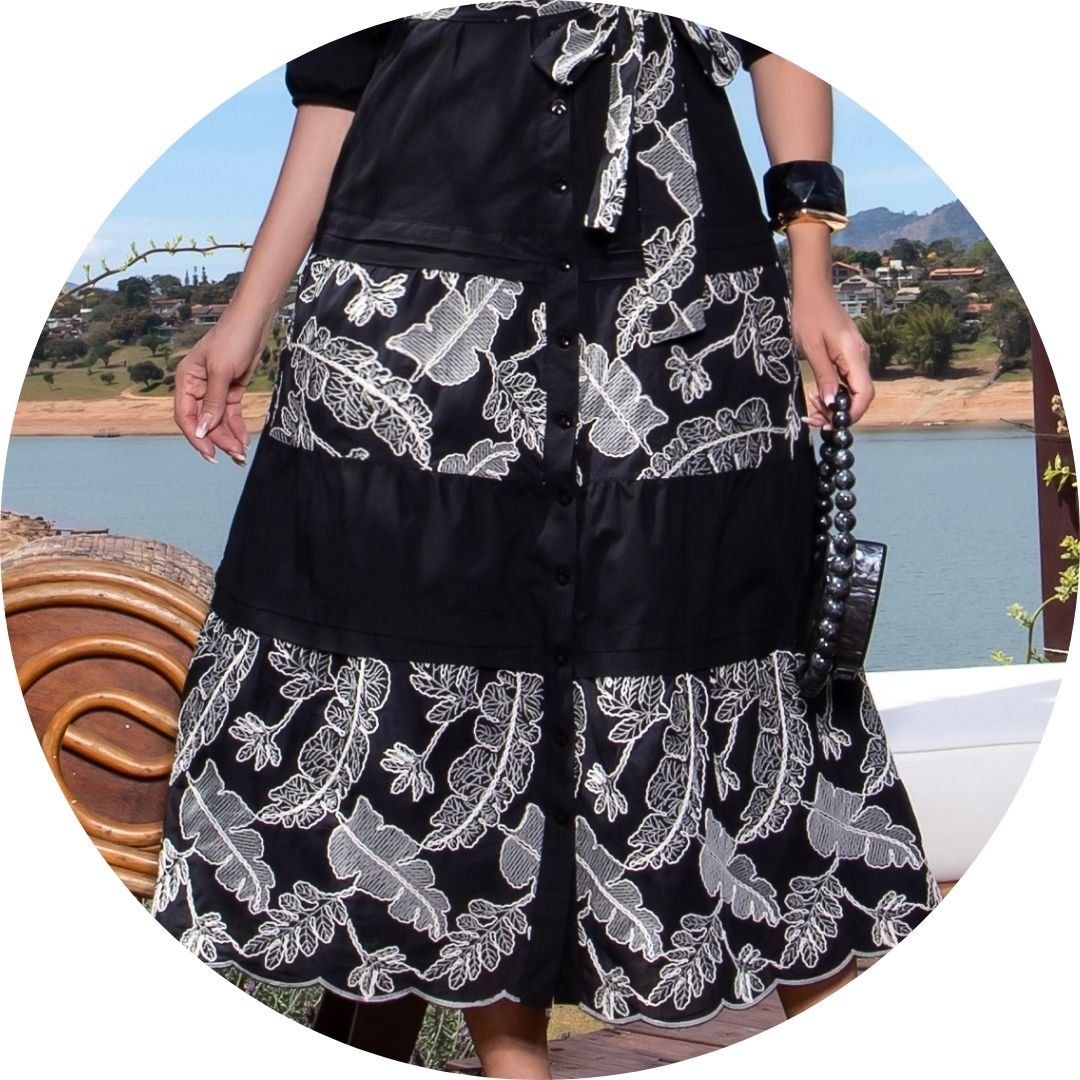 vestido saia bordado
